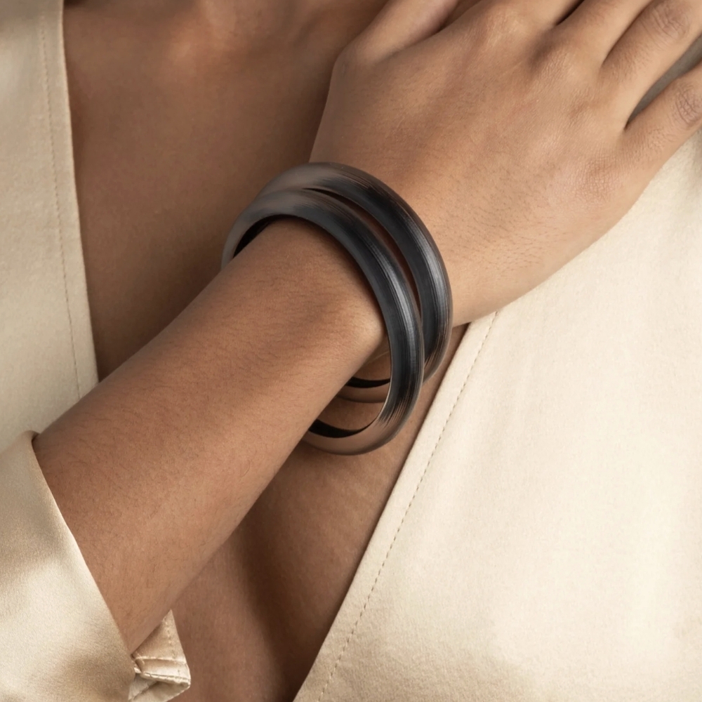 🌟 Alexis Bittar Gold-plated Black Lucite Bangle